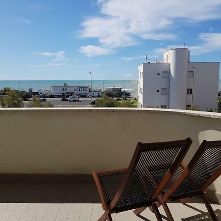 Brezza Di Mare Apartment Lido di Ostia Bagian luar foto