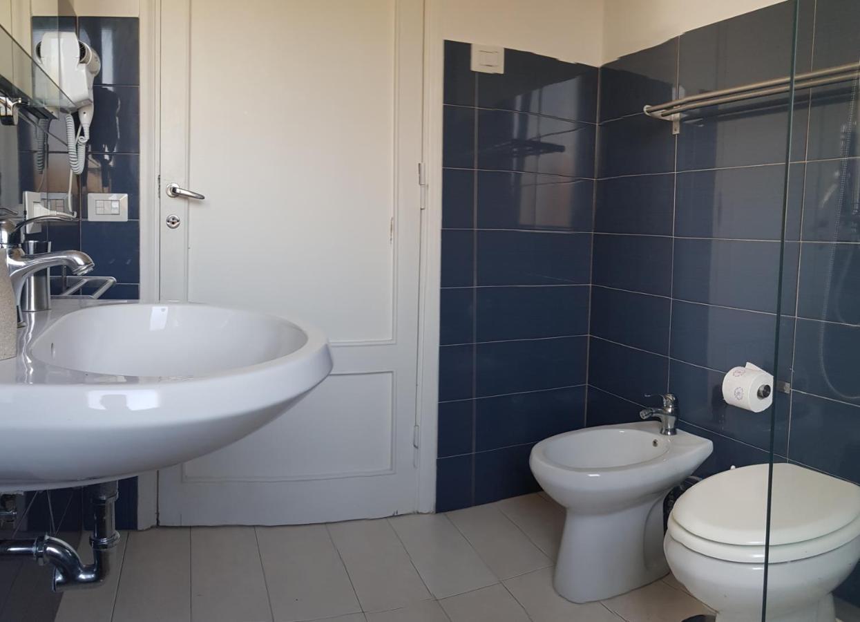 Brezza Di Mare Apartment Lido di Ostia Bagian luar foto